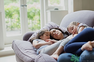 睡眠不規(guī)律如何調(diào)整？睡眠不規(guī)律會胖嗎？