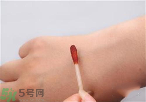 碘伏和碘酒哪個好？碘伏和碘酒有什么區(qū)別？