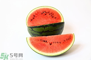 如何辨別西瓜生熟？怎么看西瓜熟不熟？
