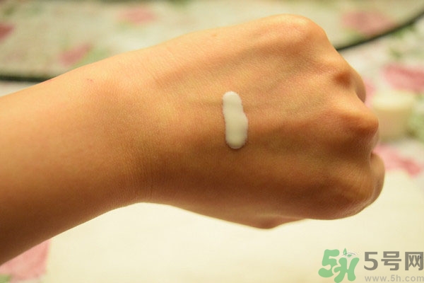 安耐曬和碧柔哪個好？安耐曬防曬霜和碧柔防曬霜哪個好？