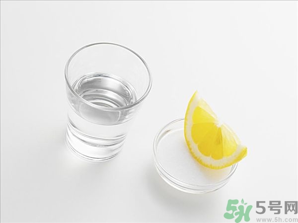中暑喝鹽水有用嗎？中暑可以喝牛奶嗎？