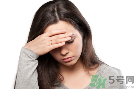 女人濕氣重的癥狀有哪些？女人濕氣重有什么表現(xiàn)？