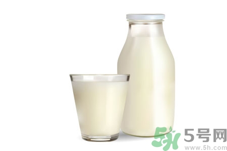 喝牛奶拉肚子怎么回事？?如何預(yù)防喝牛奶拉肚子呢？