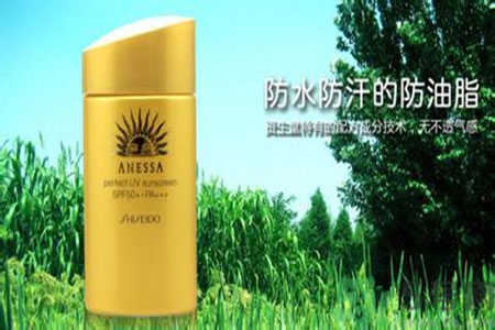 安耐曬和水寶寶哪個好？安耐曬防曬霜和水寶寶哪個好？