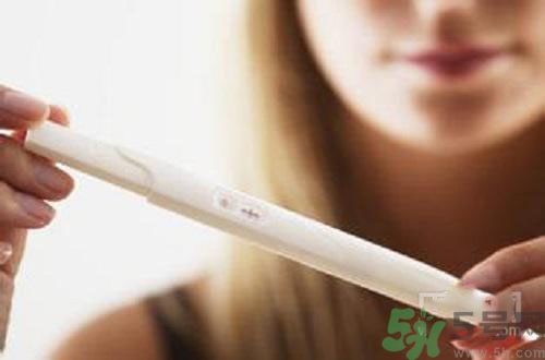 驗孕棒一深一淺是懷孕了嗎？驗孕棒一深一淺是什么原因？