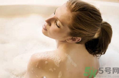 冷水洗澡好還是熱水洗澡好？冷水洗澡好不好？