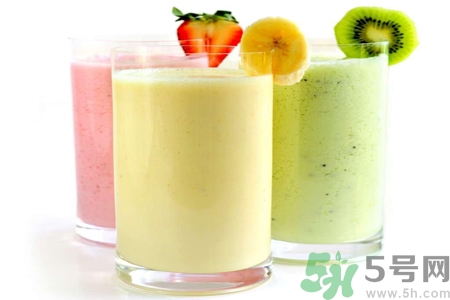 鮮榨果汁的營(yíng)養(yǎng)價(jià)值有哪些？