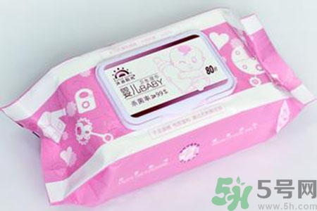 濕巾紙可以擦臉嗎？濕巾擦臉會過敏嗎？