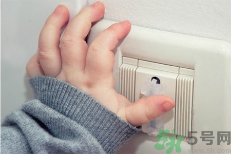 寶寶觸電怎么辦？如何預(yù)防寶寶觸電？