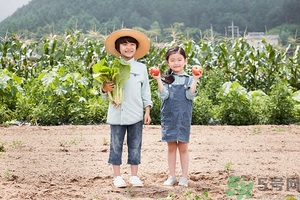 8歲男孩標(biāo)準(zhǔn)身高體重是多少？8歲女生標(biāo)準(zhǔn)身高體重是多少？