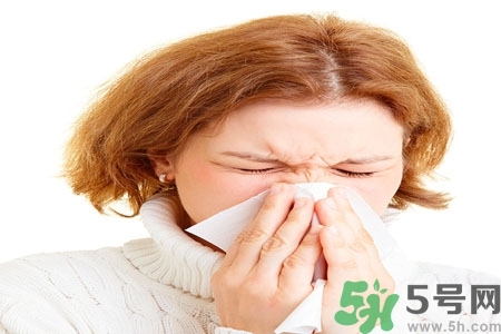 怎么樣用生理鹽水清洗鼻腔？用生理鹽水清理鼻腔的方法？