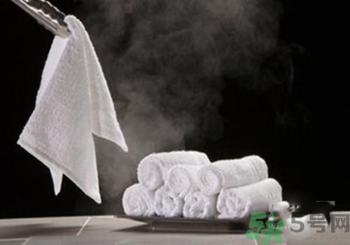 眼睛腫了用冷水敷還是熱水敷？眼睛腫了怎么辦？