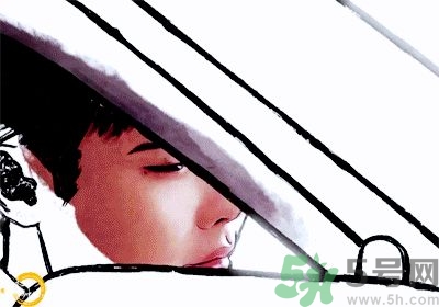 李鐘碩發(fā)型是什么？姜哲發(fā)型是什么？