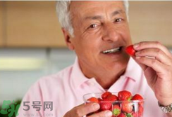 老年人骨質(zhì)疏松吃什么好？骨質(zhì)疏松應(yīng)該如何預(yù)防？
