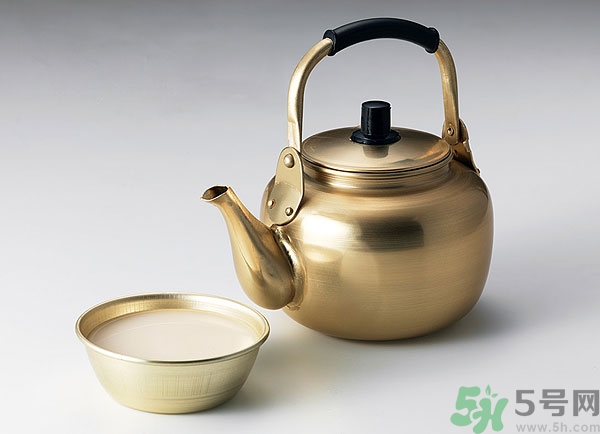 喝糯米酒能豐胸嗎？喝米酒能護(hù)膚嗎？