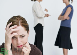 社交恐懼癥的原因及表現(xiàn)？如何治療社交恐懼癥？