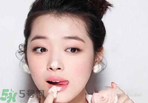 秋天嘴唇干燥怎么辦？秋天嘴唇干燥吃什么？