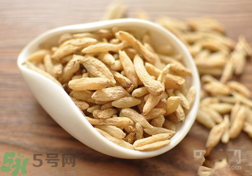 秋天嘴唇干燥怎么辦？秋天嘴唇干燥吃什么？