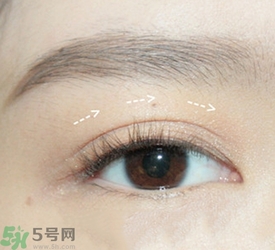 戴眼鏡怎么化妝？眼鏡妝怎么畫(huà)