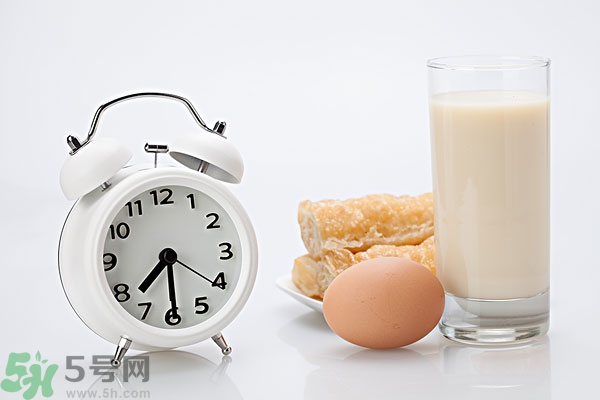 豆奶粉結(jié)塊還能喝嗎？豆奶粉分層還能喝嗎？