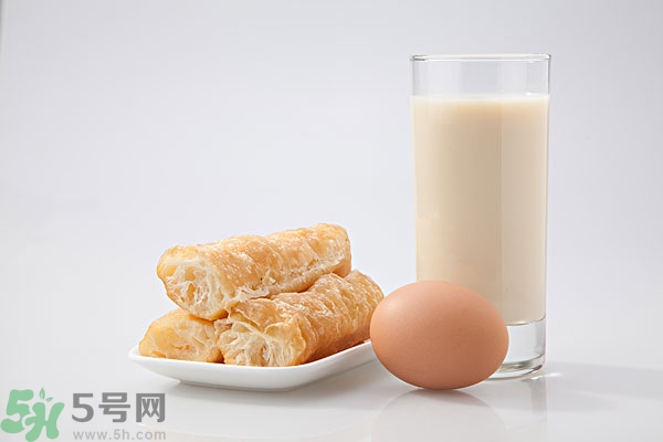 豆奶粉結(jié)塊還能喝嗎？豆奶粉分層還能喝嗎？
