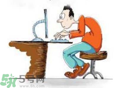 近視眼的發(fā)病因素？近視眼的并發(fā)癥有哪些？