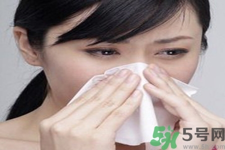過敏性鼻炎的發(fā)病因素是什么？過敏性鼻炎的并發(fā)癥有哪些？