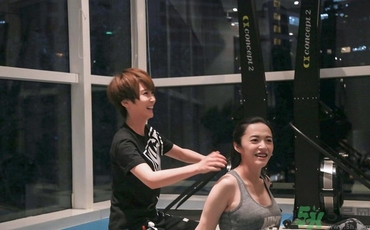 女生去健身房怎么穿衣服？女生去健身房穿什么鞋？
