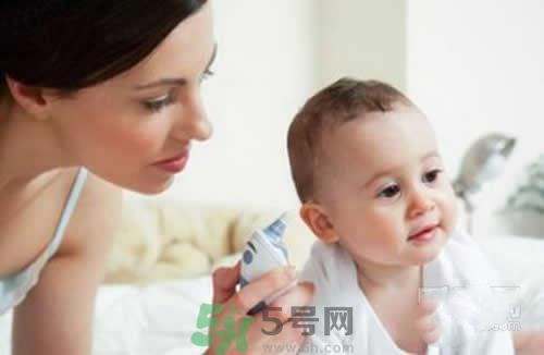 寶寶發(fā)燒多久量一次體溫？寶寶發(fā)燒怎么量體溫？