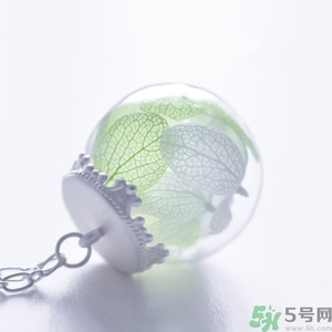 易茯苓項(xiàng)鏈?zhǔn)裁磁谱?？易茯苓?xiàng)鏈同款