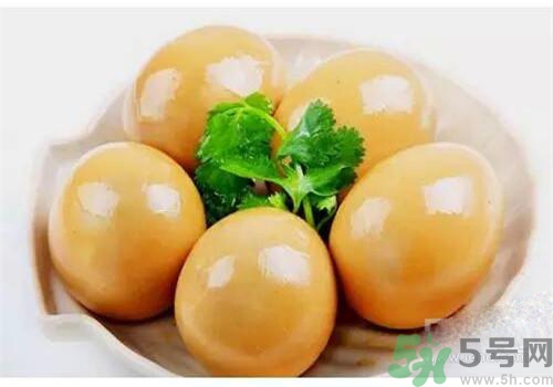 眼睛干澀吃什么好？眼睛疲勞吃什么好？