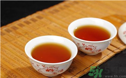 胖大?？梢院途栈ㄒ黄鹋菟葐?？胖大海和菊花一起泡水喝的功效