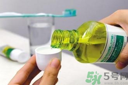 口腔潰瘍可以用漱口水嗎？口腔潰瘍能不能用漱口水？