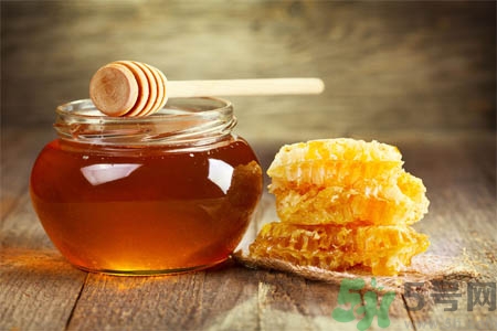 口腔潰瘍可以吃蜂蜜嗎？口腔潰瘍能不能吃蜂蜜？