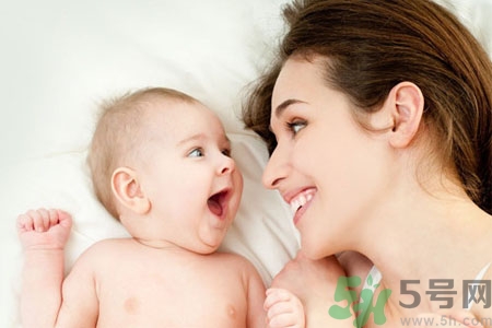 如何預(yù)防女性乳頭痛？女性需注意乳房的哪些問題？