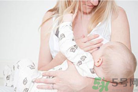 如何預(yù)防女性乳頭痛？女性需注意乳房的哪些問題？