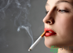 上廁所抽煙好嗎？上廁所抽煙有什么害處？