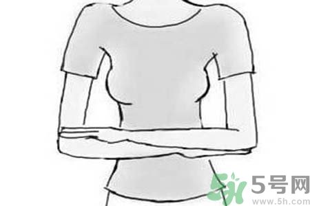 胸部一大一小怎么辦？乳房一大一小的原因是什么？