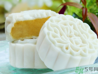 冰皮月餅怎么做好吃？冰皮月餅及餡兒的做法推薦