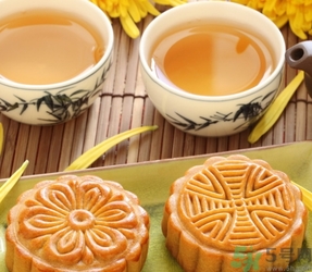月餅一次吃多少比較好？月餅吃多了會(huì)怎樣？