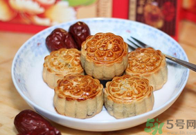 月餅吃多了會怎么樣？哪些人不宜吃月餅？