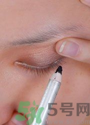 眼線怎么畫好看圖解？單眼皮怎么畫眼線好看？