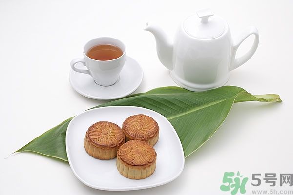 月餅熱量高嗎？吃月餅會(huì)胖嗎？