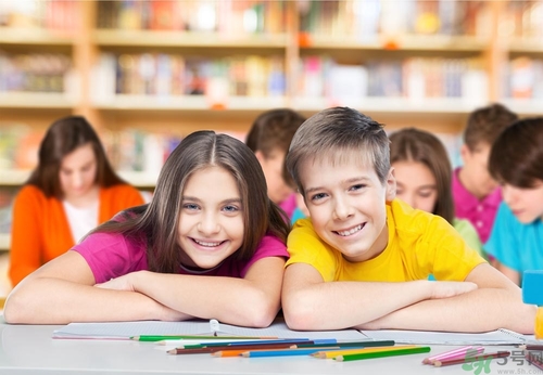怎么讓女孩子喜歡自己？怎么讓男孩子喜歡自己？