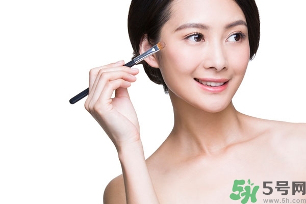 睫毛膏可以刷眉毛嗎？睫毛膏可以當(dāng)染眉膏嗎？