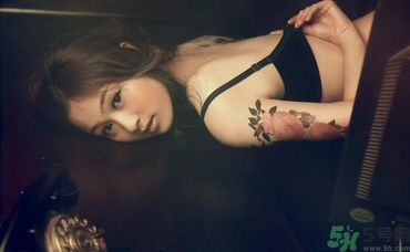 女生紋身紋哪兒比較好看？紋身可以徹底洗掉嗎？