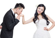 第一次接吻怎么接？和男生接吻沒(méi)感覺(jué)怎么辦？