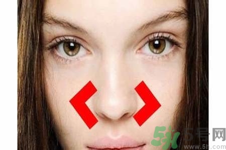 鼻翼長痘痘怎么回事？鼻翼長痘痘的原因是什么？