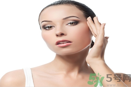 鼻子兩側(cè)長痘的原因是什么？如何去除鼻子兩側(cè)的痘？