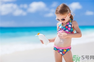 夏天涂防曬霜有用嗎？吃什么防曬又美白？